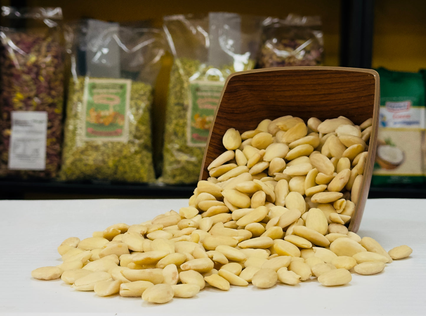 Mandorle Pelate 5Kg - Frutta Secca - Schiaccia & Mangia - fruttasana.com