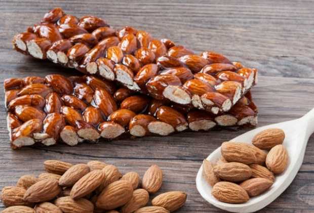 Omaggio: Torrone alle Mandorle -  - Schiaccia & Mangia  - fruttasana.com