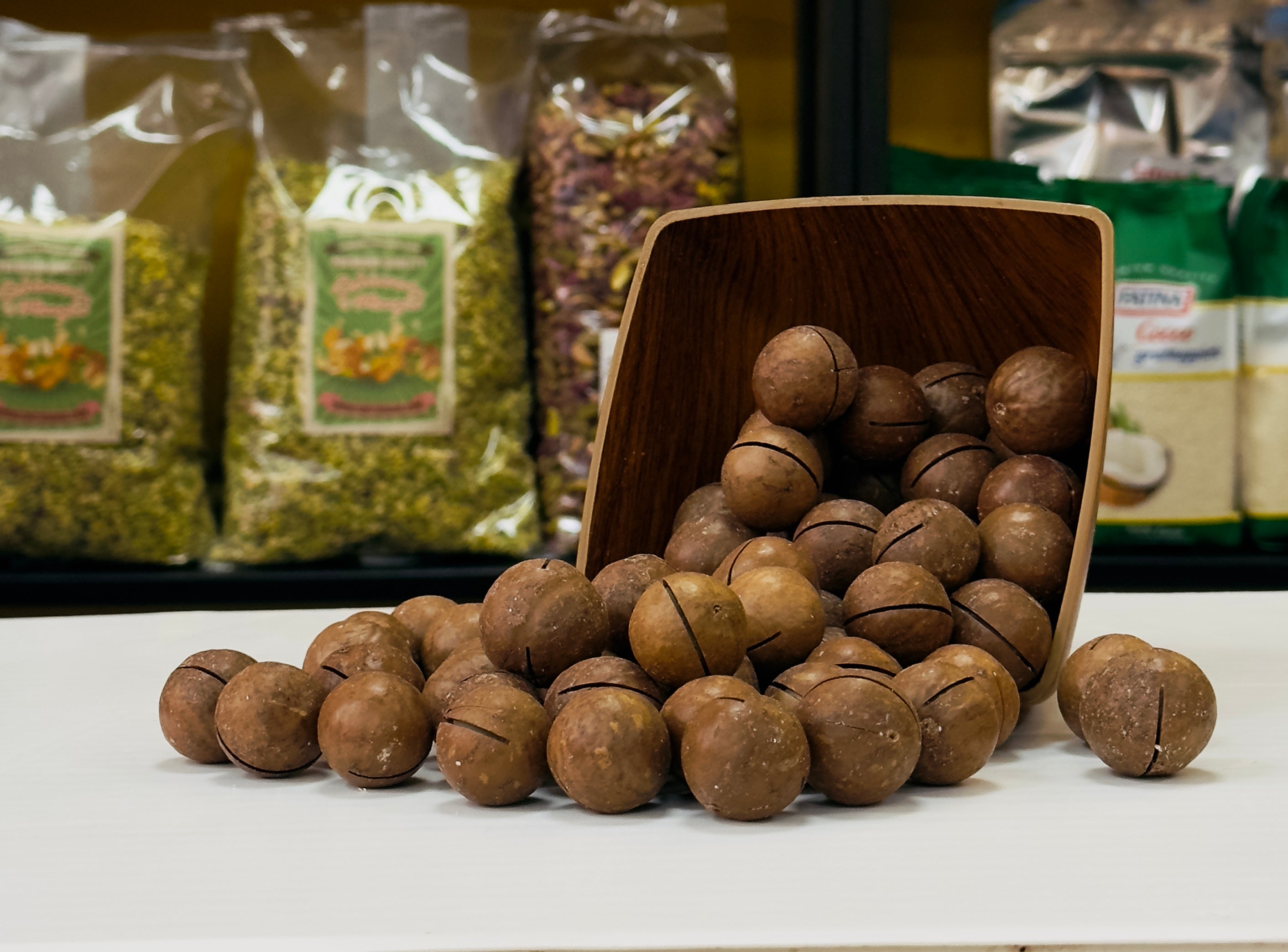 Noci Macadamia al Naturale in Guscio 5Kg - Frutta Secca - Schiaccia & Mangia  - fruttasana.com